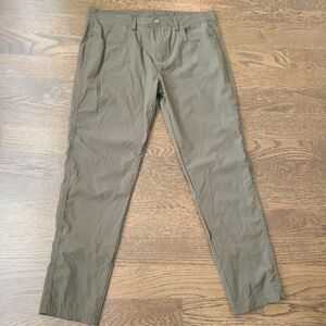 Wilson mens pants sz.34 (29in.inseam)